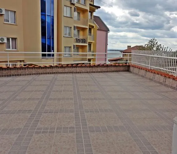 卢巴之家旅馆 圣弗拉斯